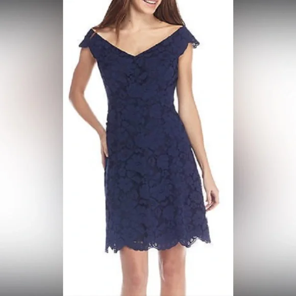 Vince Camuto Women's Metallic Jacquard Fit & Flare Dress - Sleeveless Cocktail Dress With V-Neck & Side Pockets - View #6